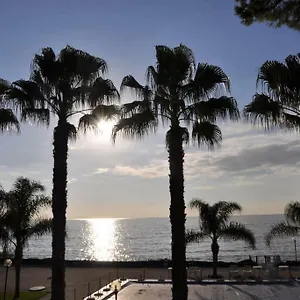 Garage, Piscina, Accesso A Mare E Pista Ciclabile Appartamento Sanremo
